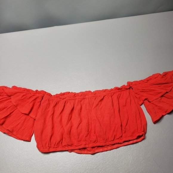 3/$15 Windsor dark orange cold shoulder ruffled crop top women's size large - Picture 5 of 8